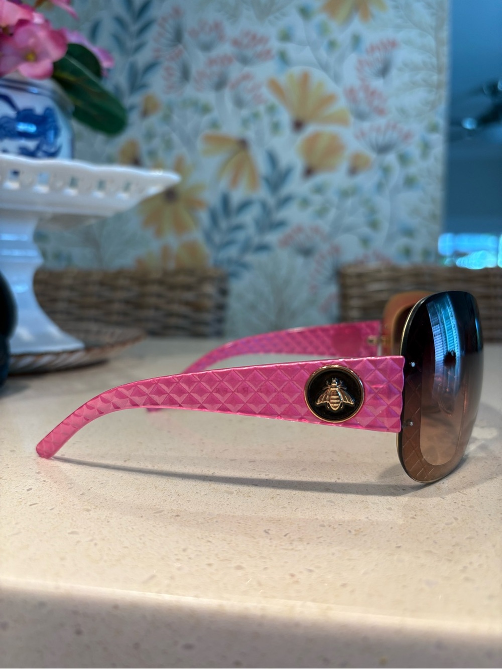 Joan Rivers Women's Gradient Pink/Brown Oversized Sunglasses - Picture 4 of 11